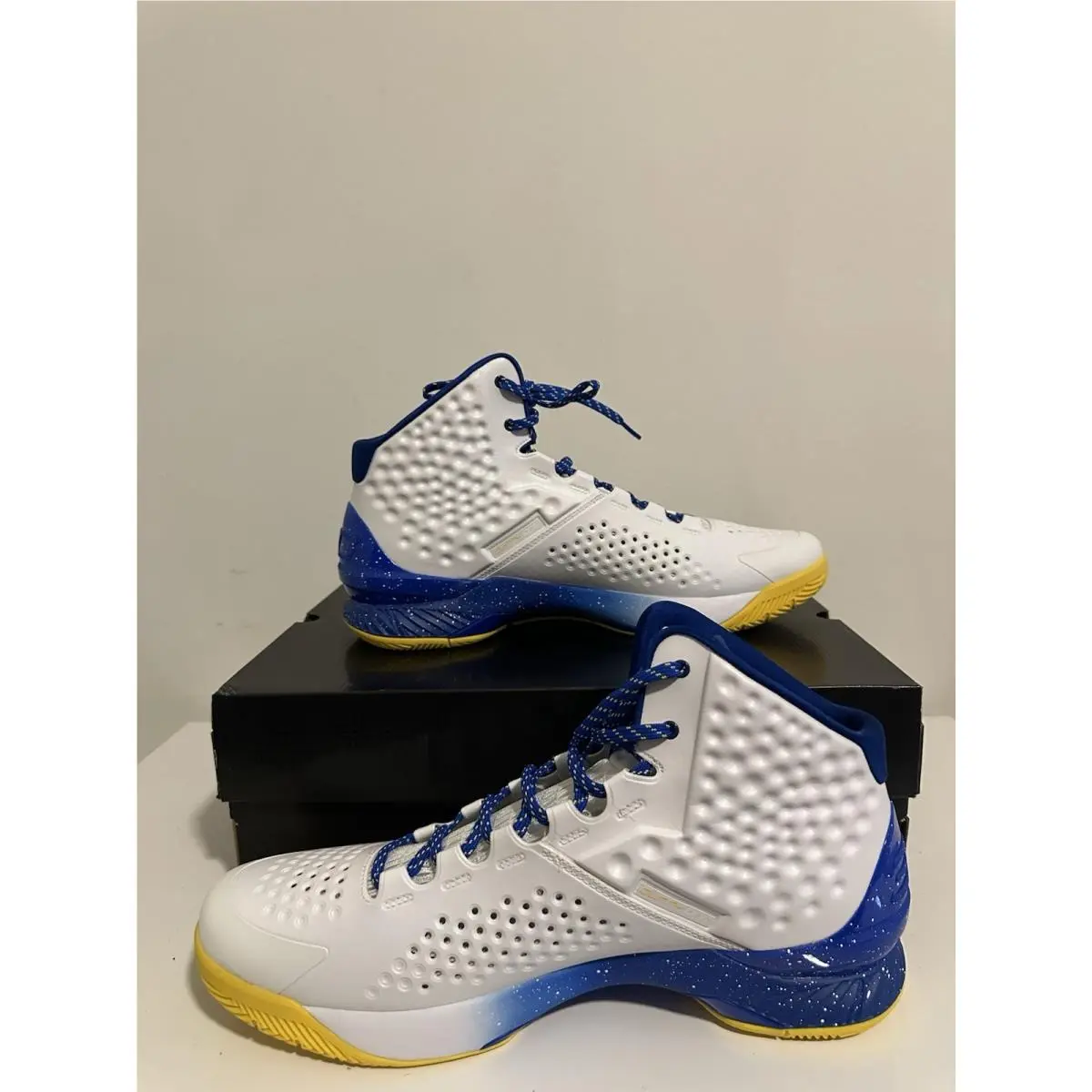 Under Armour shoes - Under Armour Curry 1 Retro - 3024397-101 - Multicolor 1