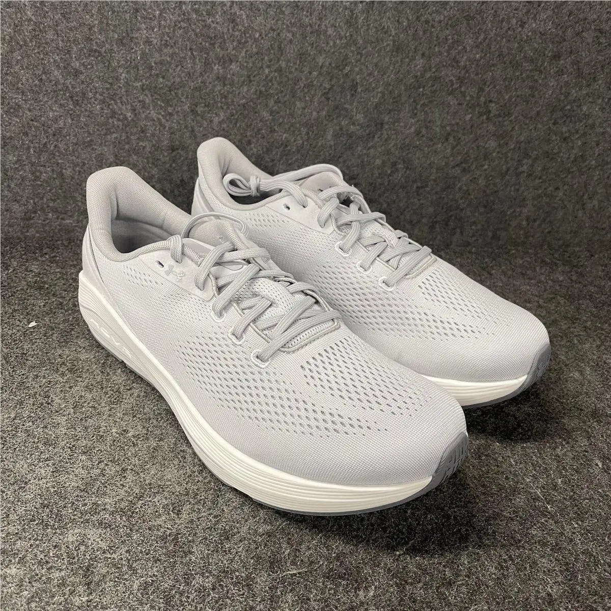 Under Armour UA Sonic 7 Running Shoes Men`s Size US 11 Grey/white