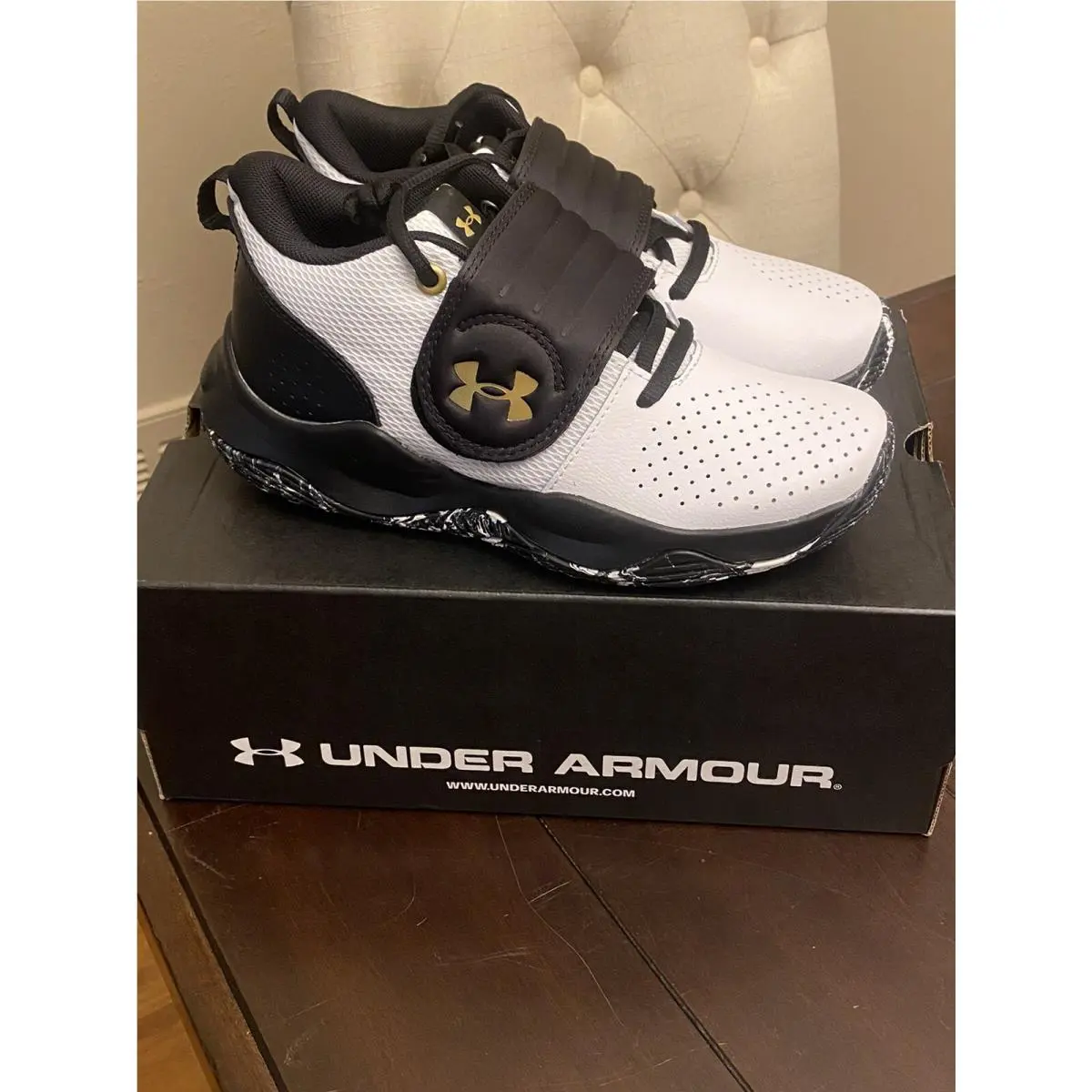 Under Armour Unisex-child Grade School Zone BB Sz 4Y