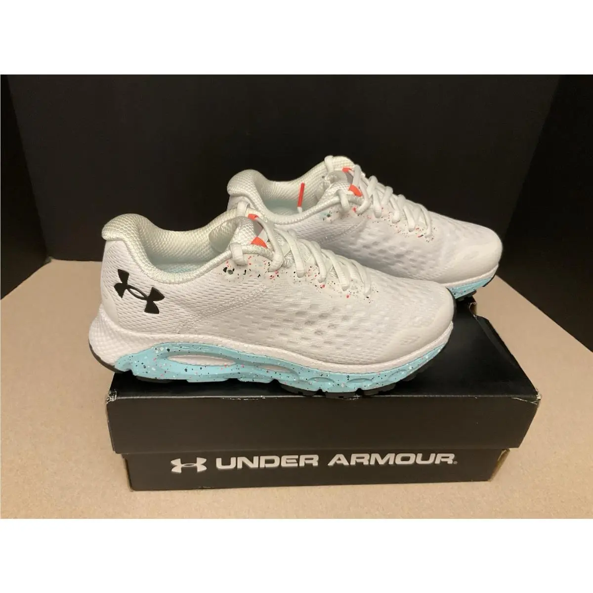 Womens Under Armour Hovr Infinite 3 Paint Splatter Running Shoes. Size 6.5