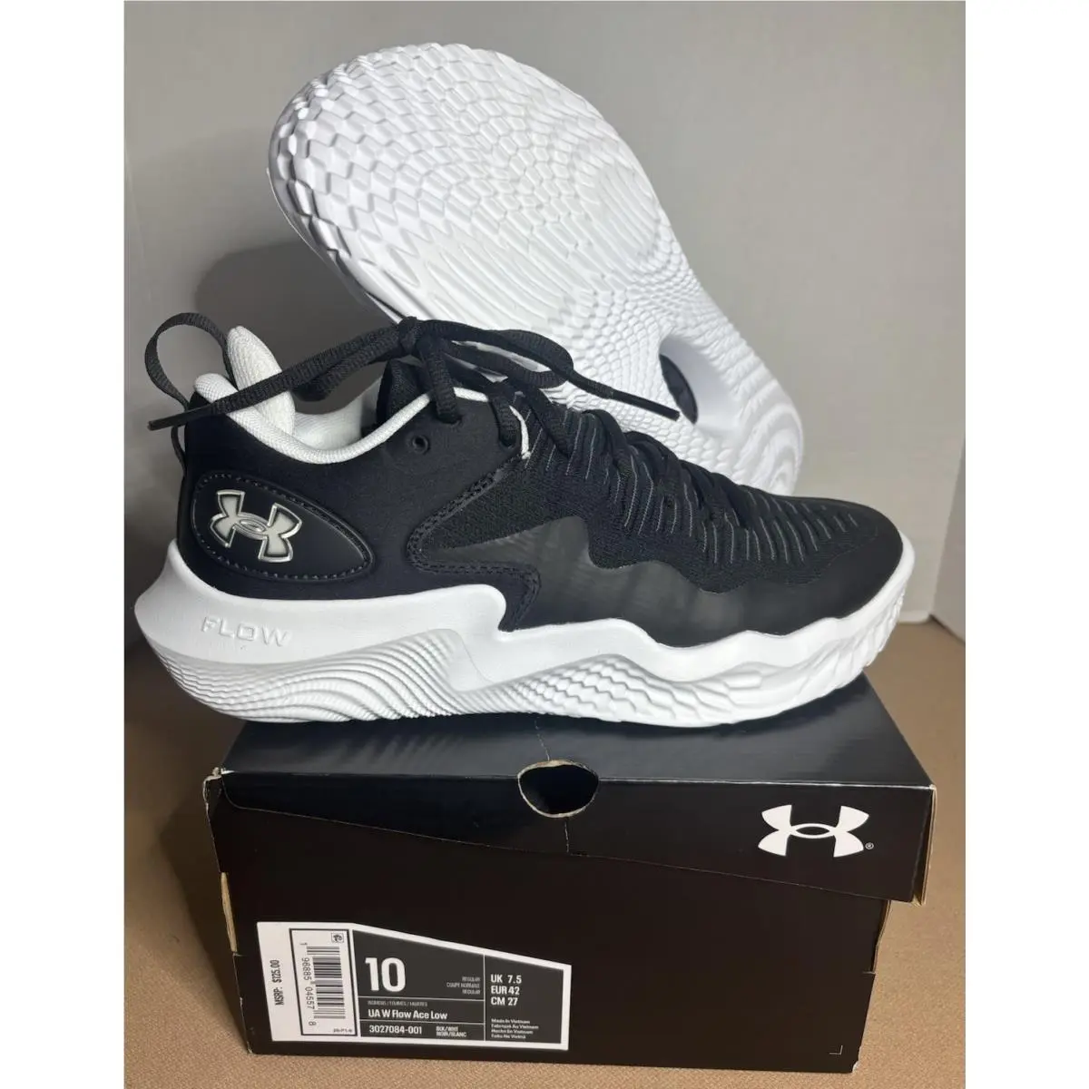 3027084 Under Armour Women`s Flow Ace Low Volleyball Shoes Black Size 10