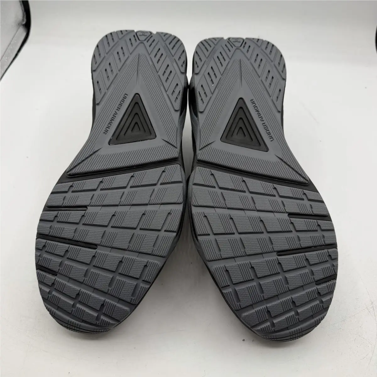 Under Armour shoes - Under Armour Charged Commit TR 5 - White, Manufacturer: White / Black / Venom Red - 103 8