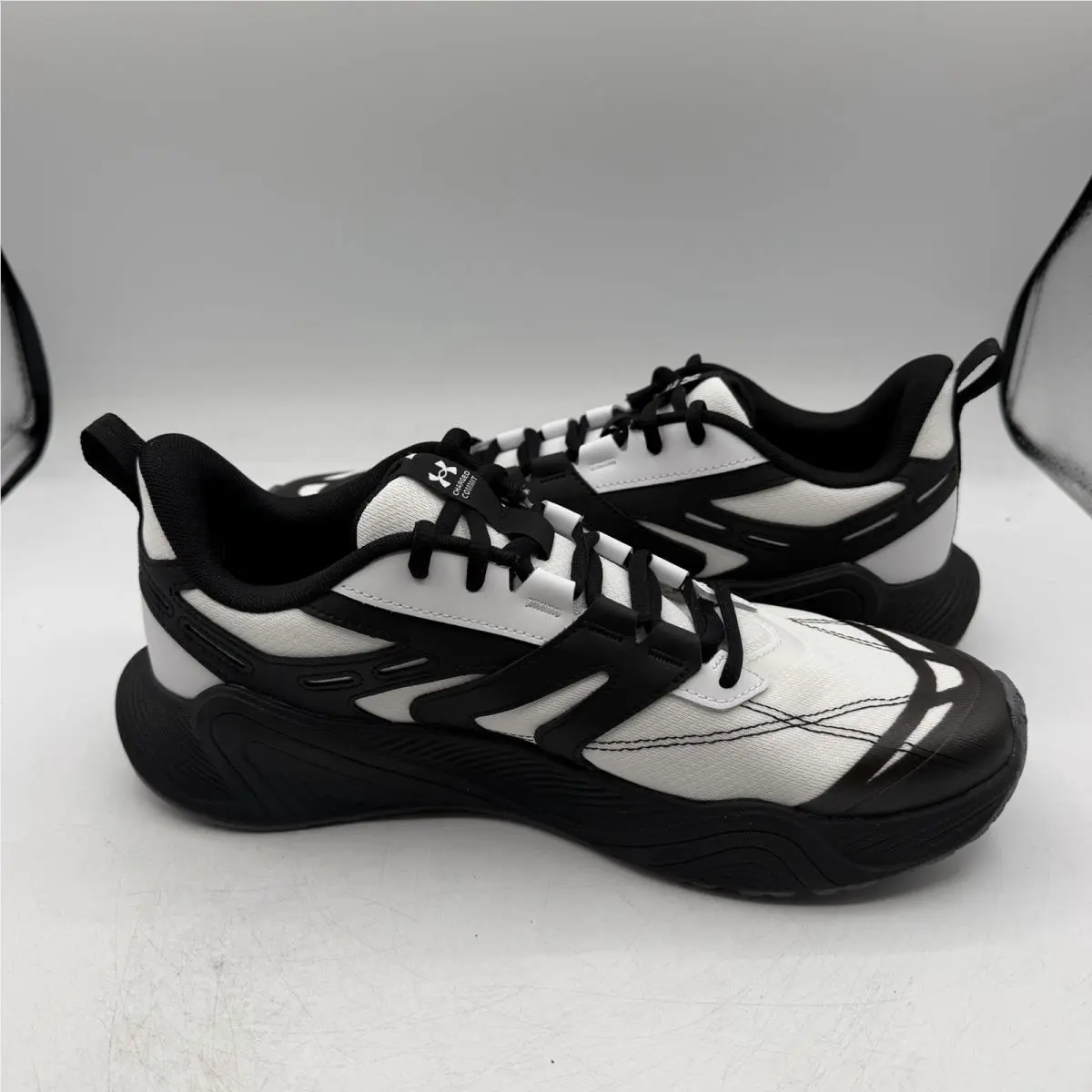 Under Armour shoes - Under Armour Charged Commit TR 5 - White, Manufacturer: White / Black / Venom Red - 103 5