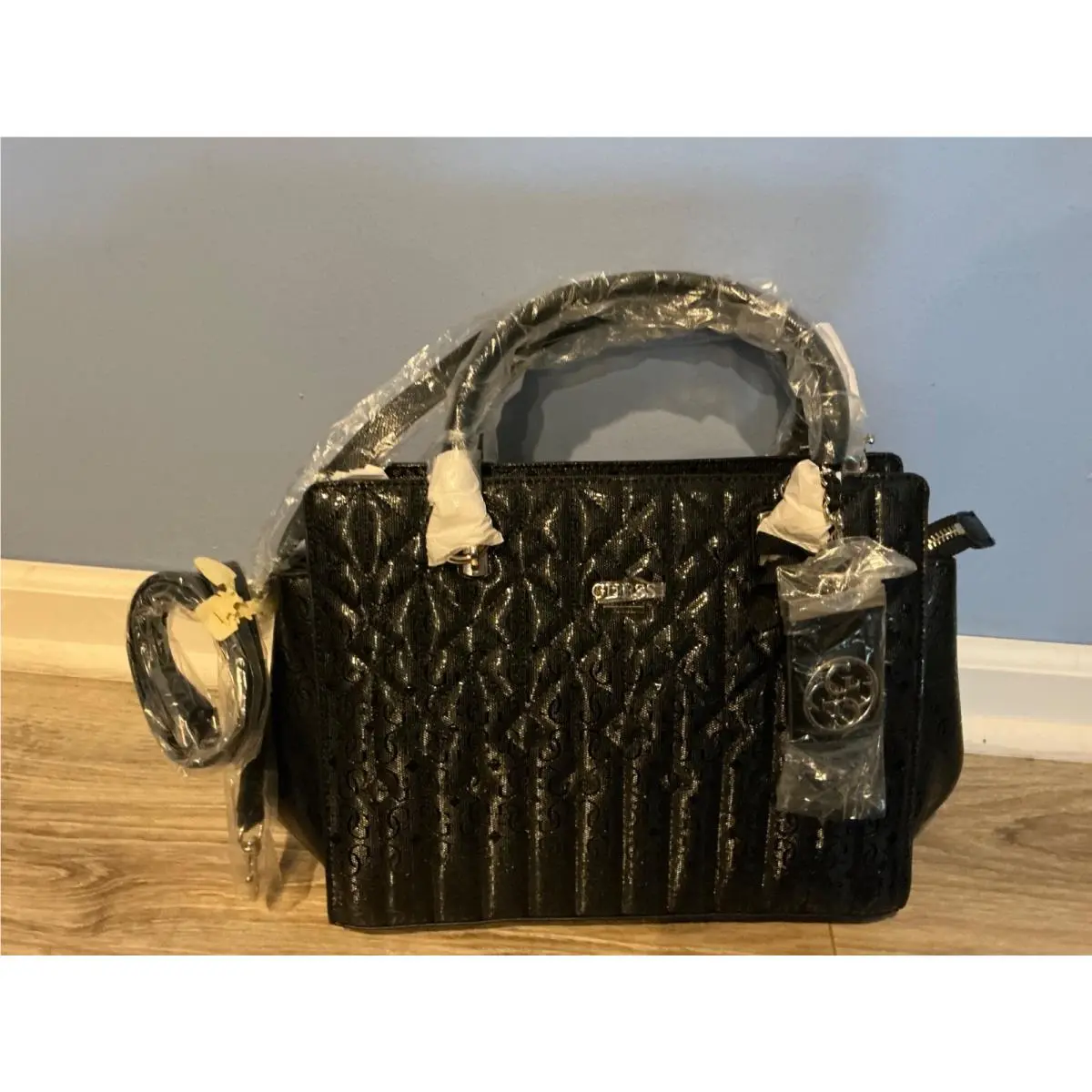 Guess Style Malena Purse / Satchel