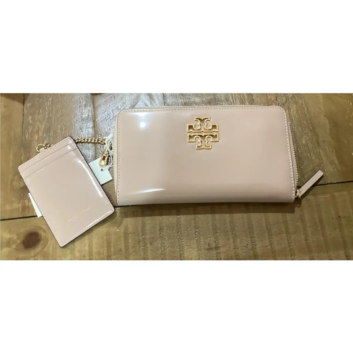 Tory Burch Britten Patent Zip Around Continental Wallet W/ I’d Holder - Sand