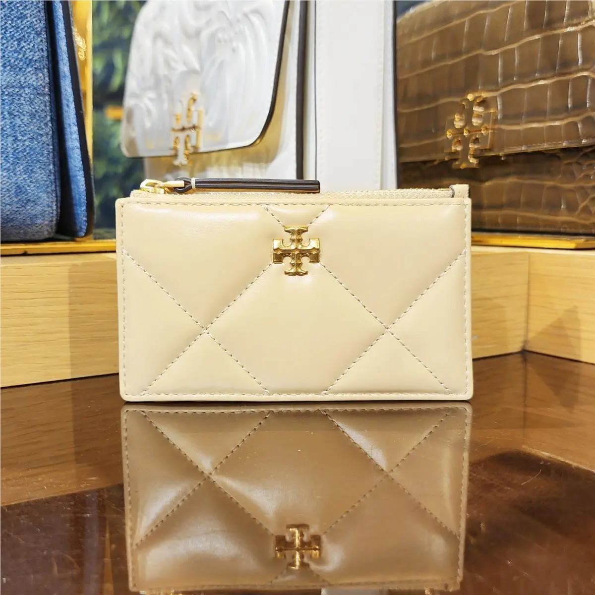 Tory Burch Kira Diamond Quilt Italian Leather Zip Card Case Wallet 158629