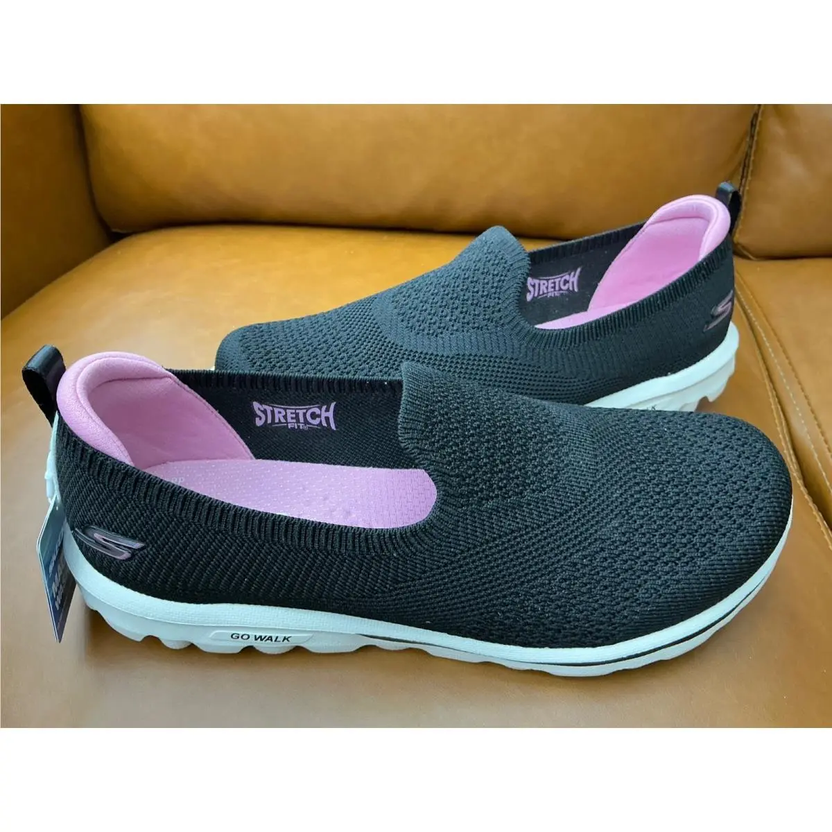 Skechers Go Walk Travel Kourt Women 9.5 Wide Black Pink Slip On