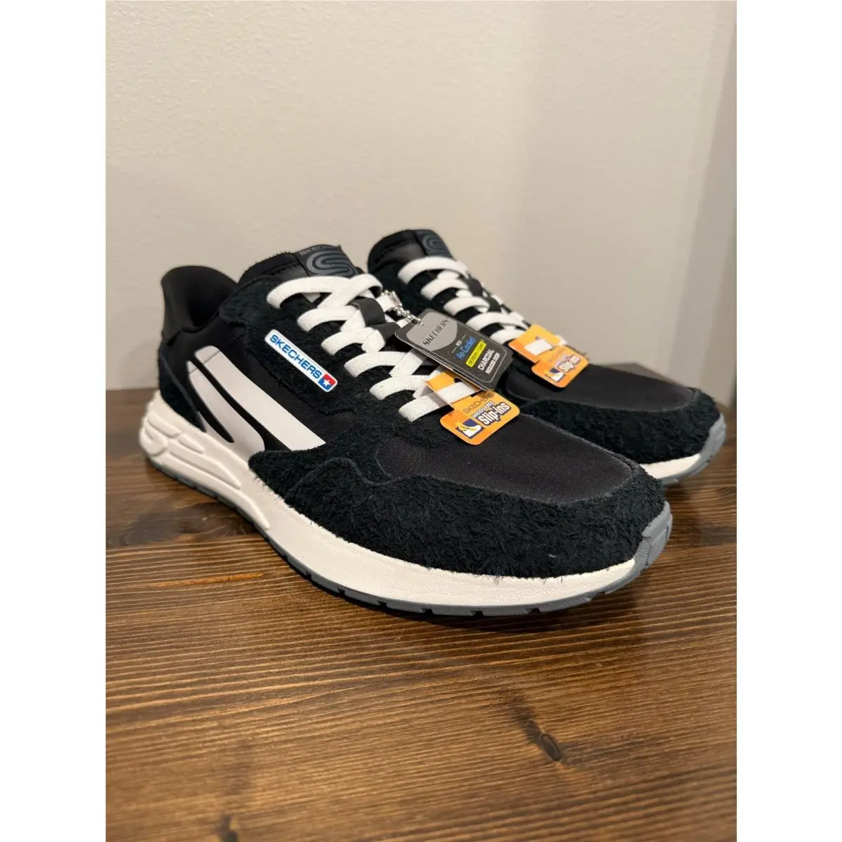 Skechers Street Wear Joggers Men`s Size 10.5 Black Retro Hombre Slips In Lace Up