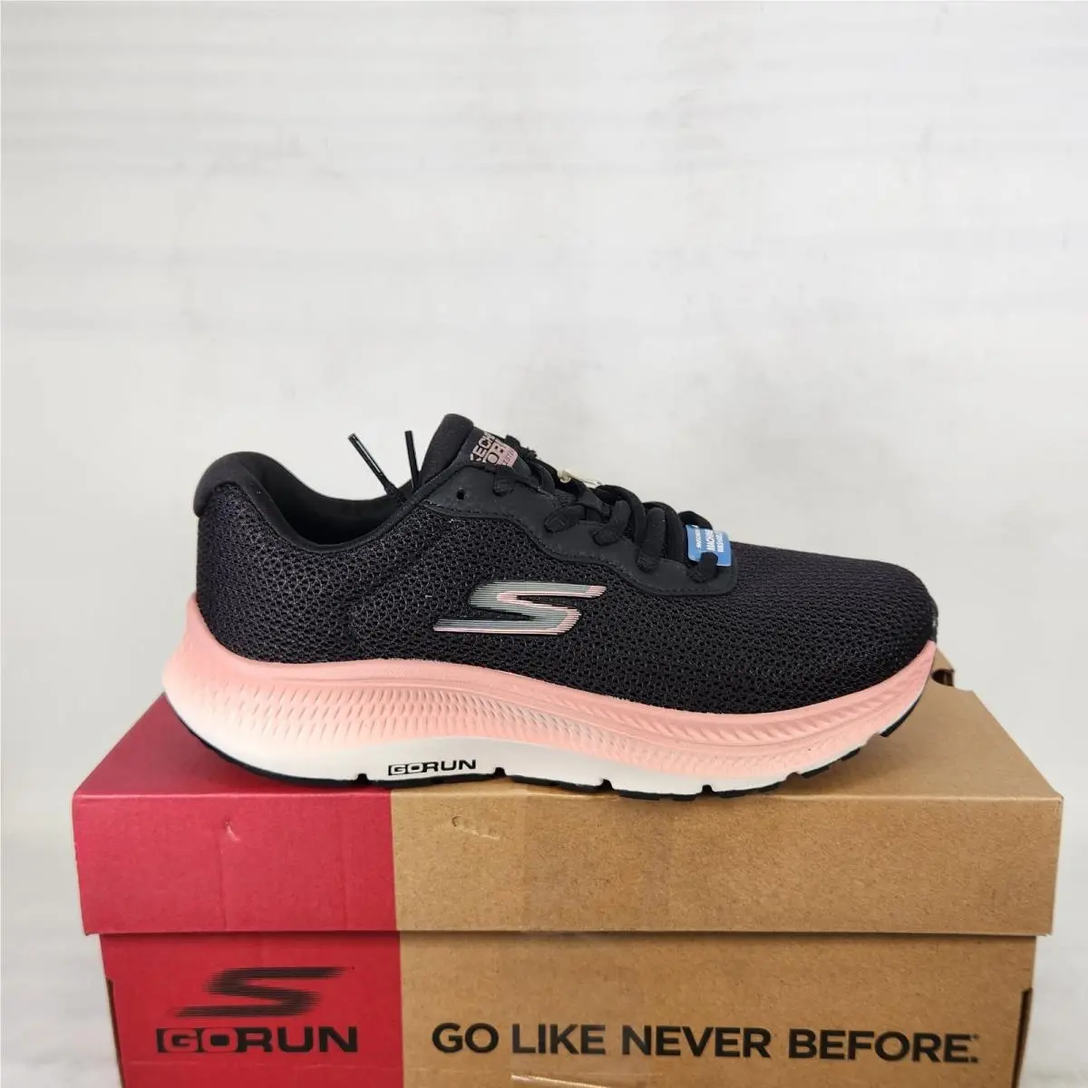 6.5 Wide - Skechers Go Run Consistent 2.0 Fast Pace - Black / Mauve