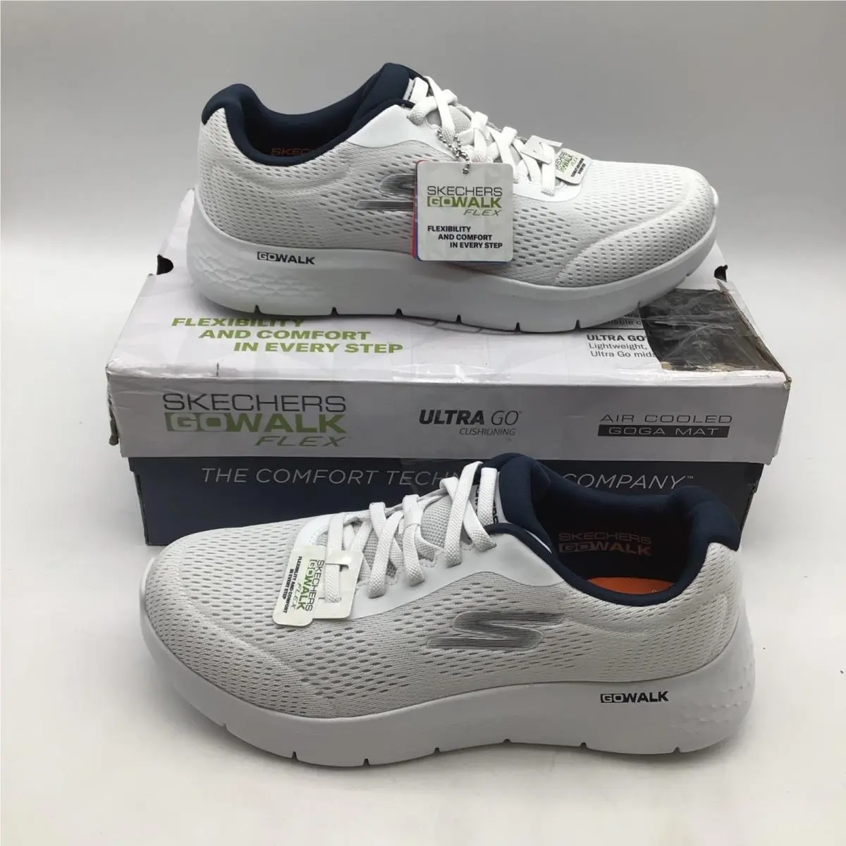 Skechers Go Walk Flex Remark Mens Size 9 Extra Wide White Navy Walking Shoes