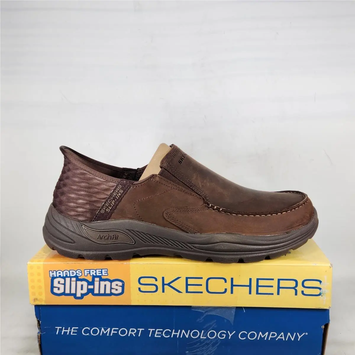 11 Men - Skechers Arch Fit Motley Milo - Cocoa Leather - Hands Free Slip