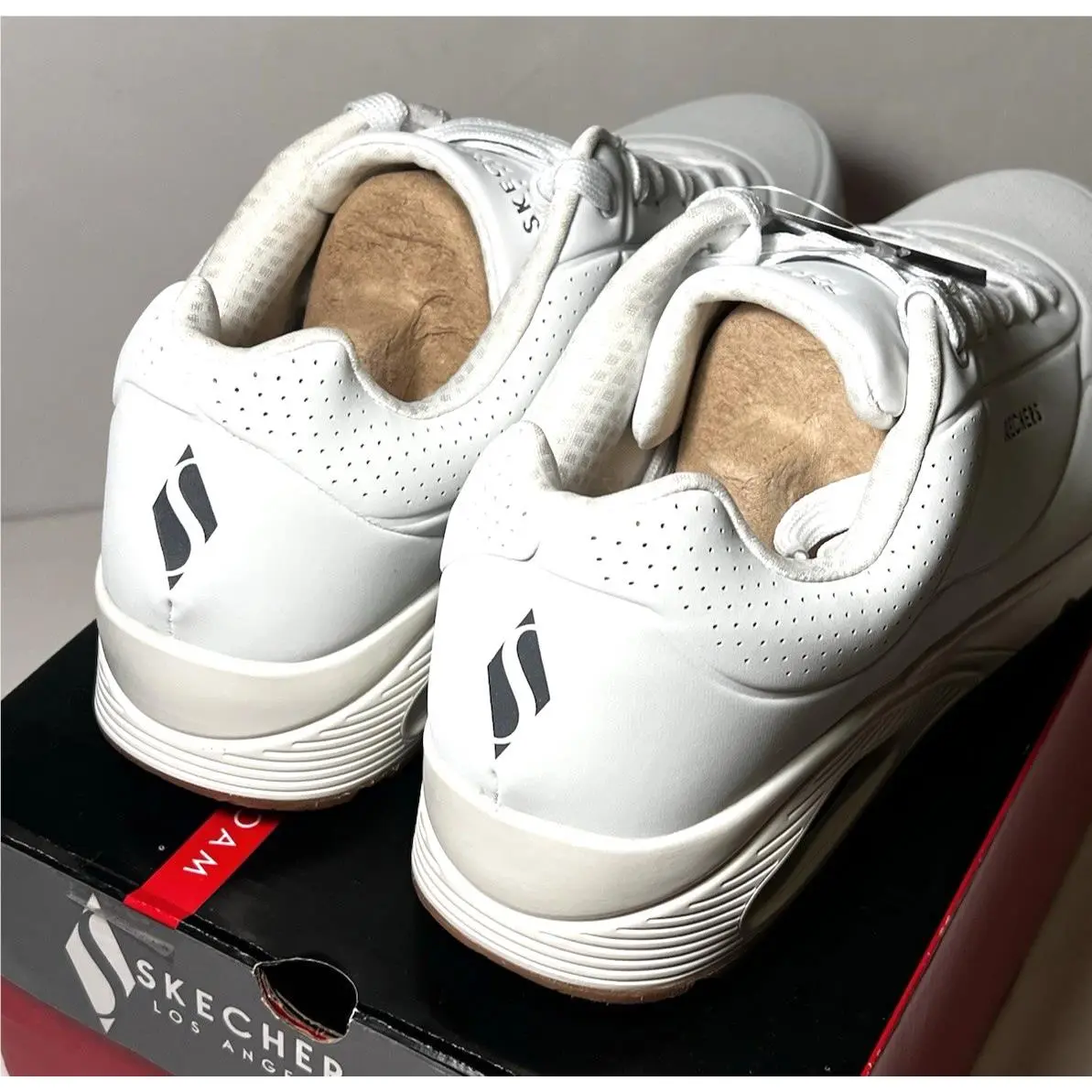 Skechers shoes - Skechers Uno Stand On Air - 52458 - White 2