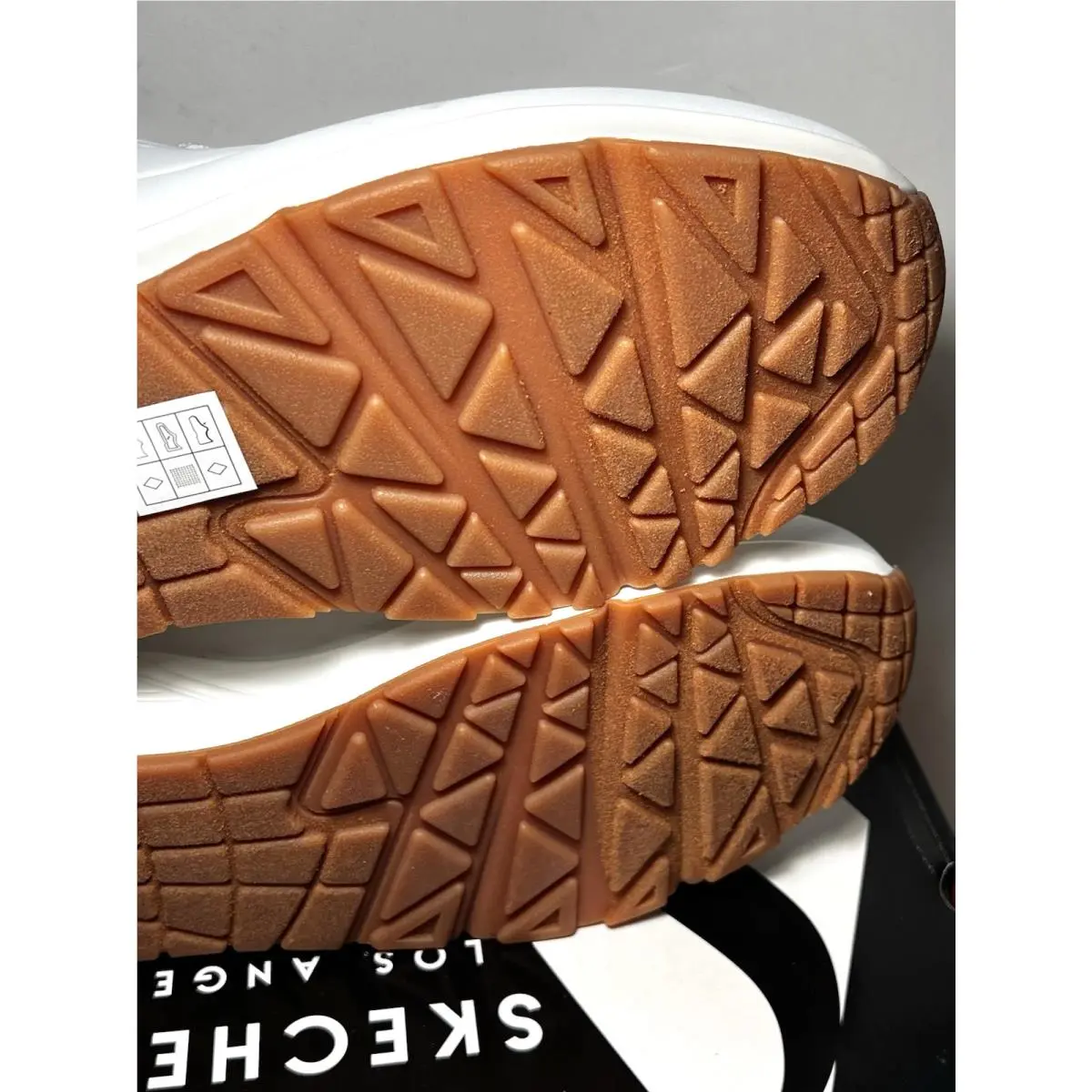 Skechers shoes - Skechers Uno Stand On Air - 52458 - White 4
