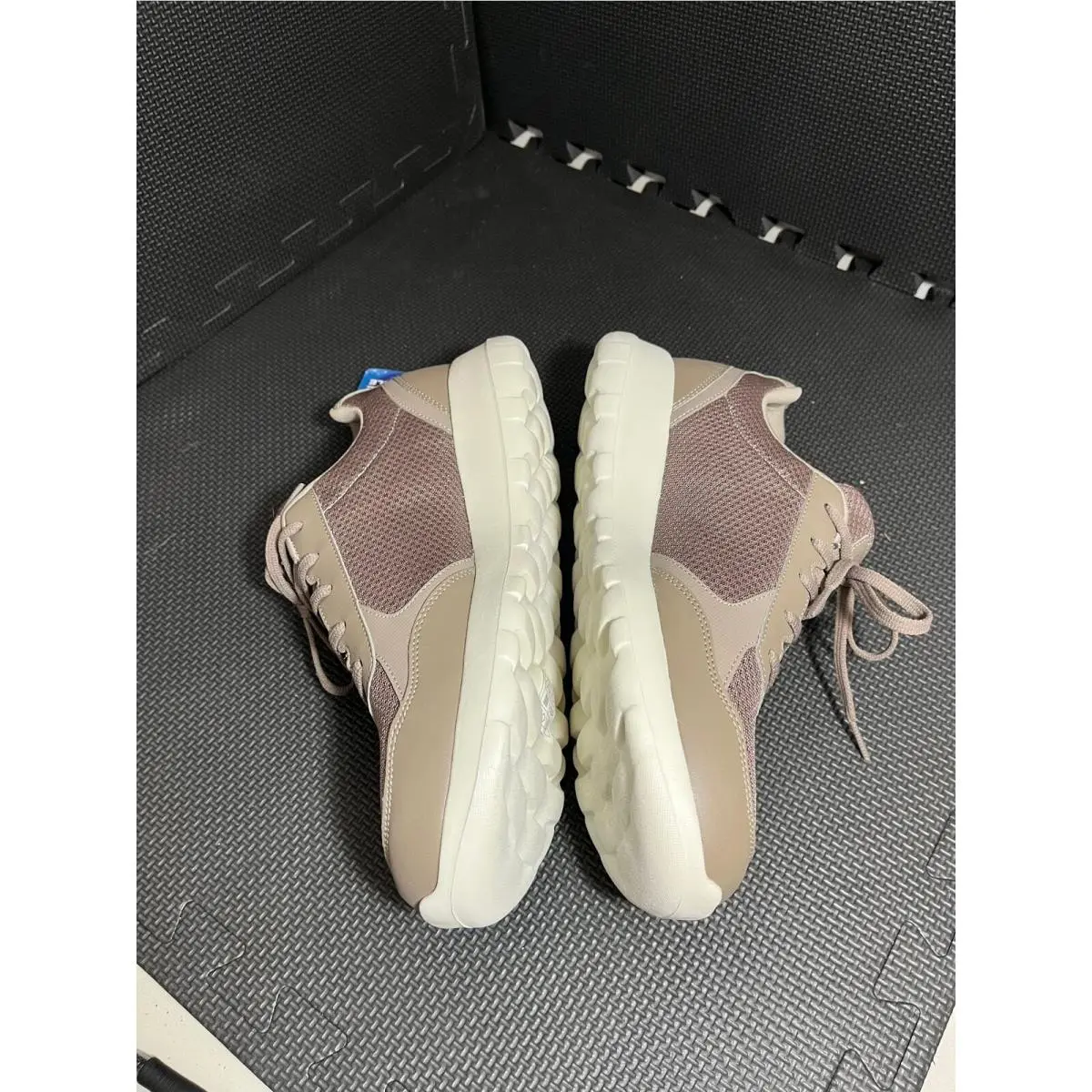 Skechers shoes 1