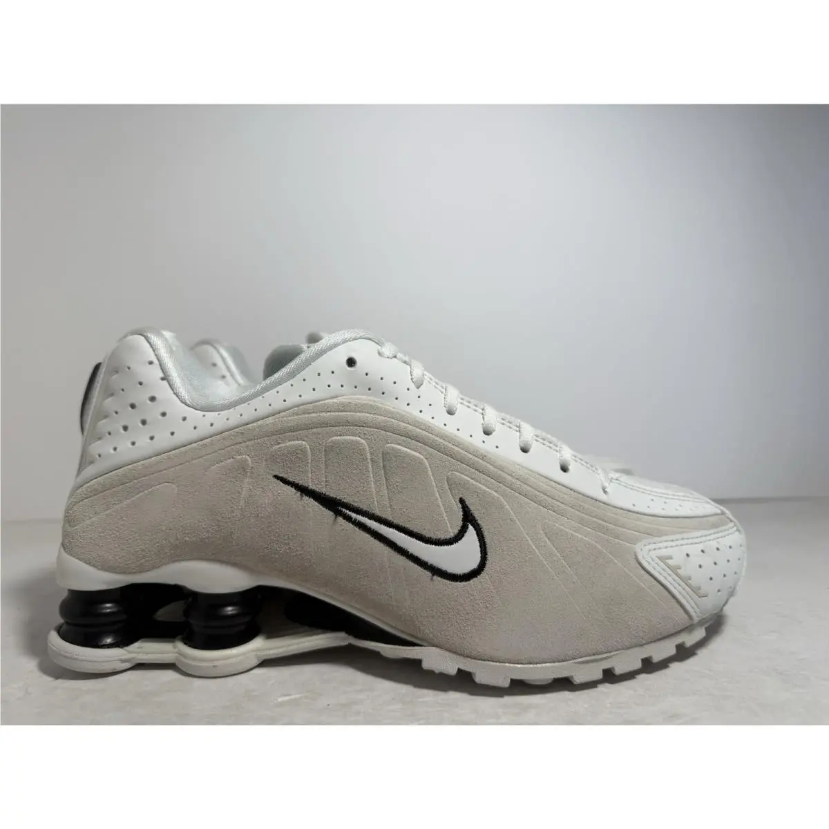 Nike shoes - Nike Shox R4 - Shox - HQ7739-100 - White 0