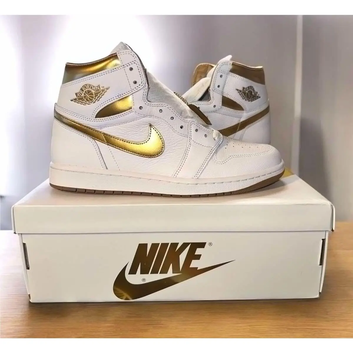 Nike Air Jordan 1 Retro High OG Metallic Gold Women`s Sizes W/bonus Laces