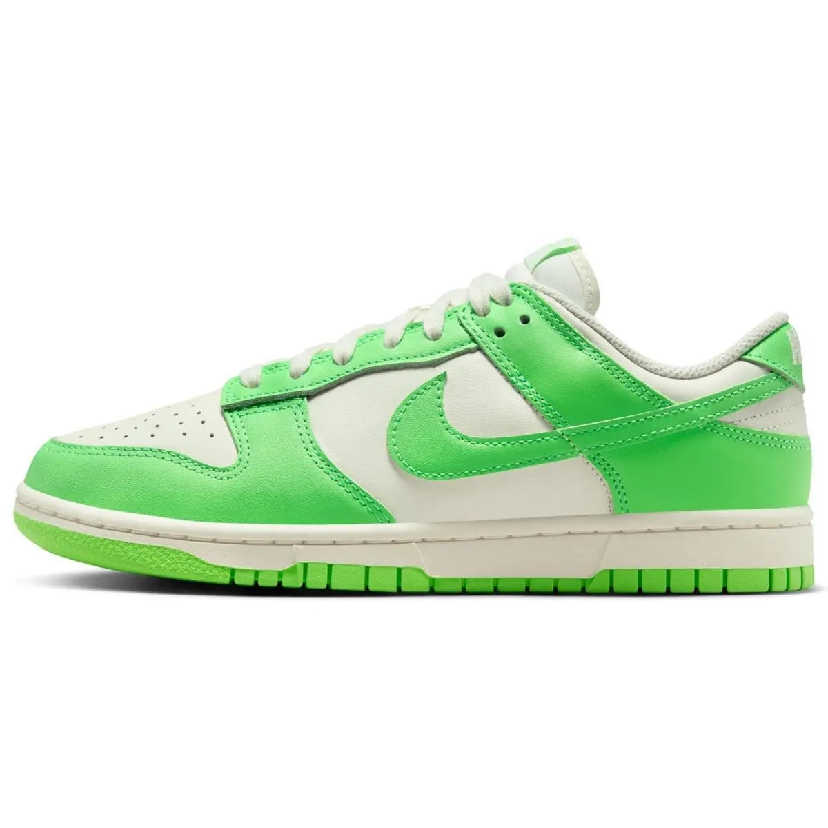 Nike shoes - HV0842 133 - HV0842 133 - Sail/Green Strike 4