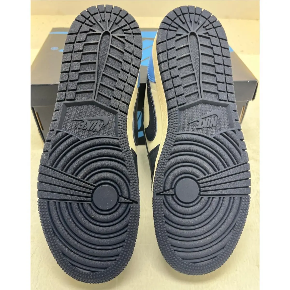 Nike shoes - Black 2