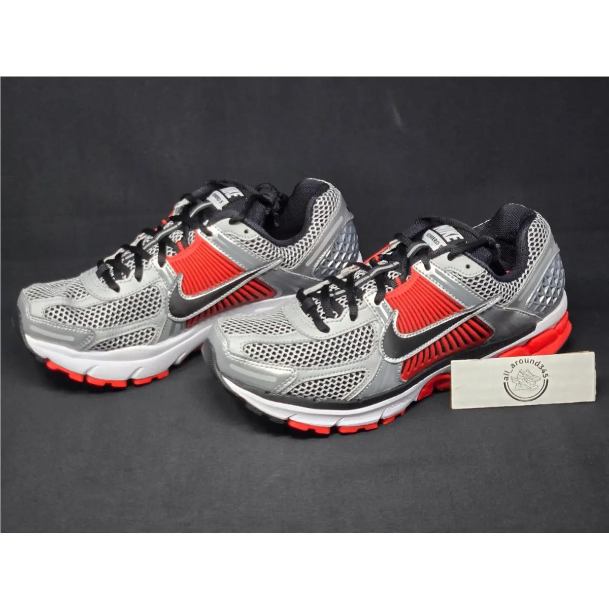 Nike Zoom Vomero 5 Mens Size 7.5 Womens 9 Silver Black Red White FJ4151-005 Nby