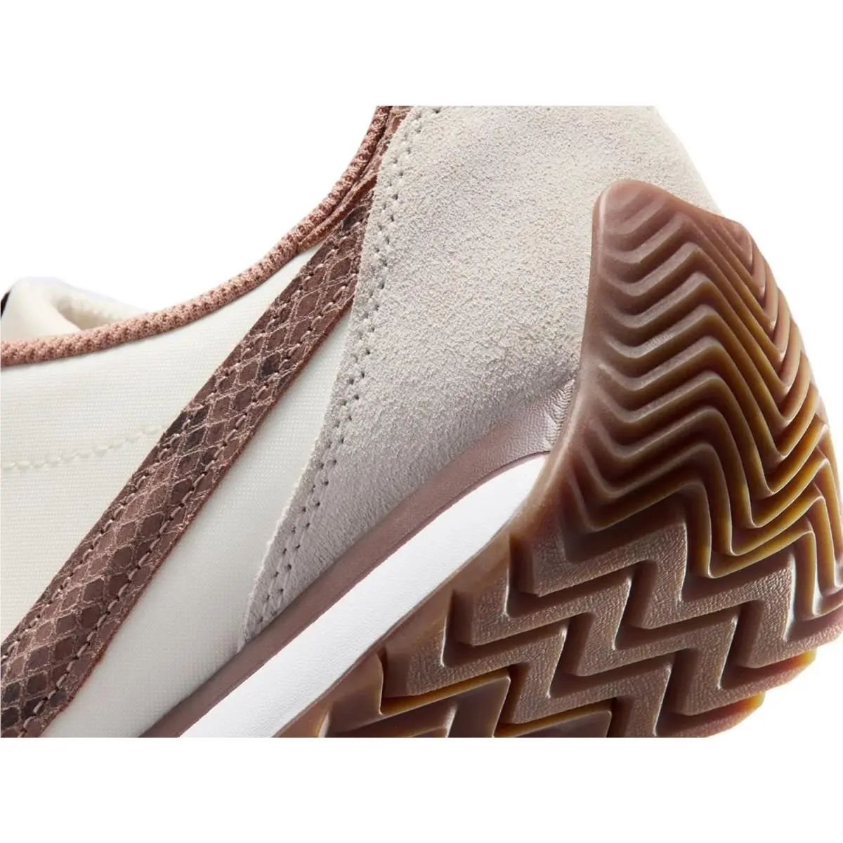 Nike shoes - White Snake Print 6