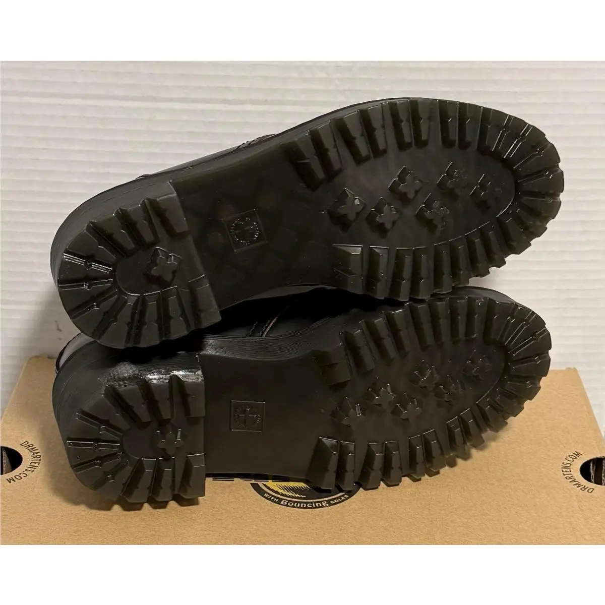Dr. Martens shoes - Dr. Martens Leona Lo - Martens Leona - Black 9