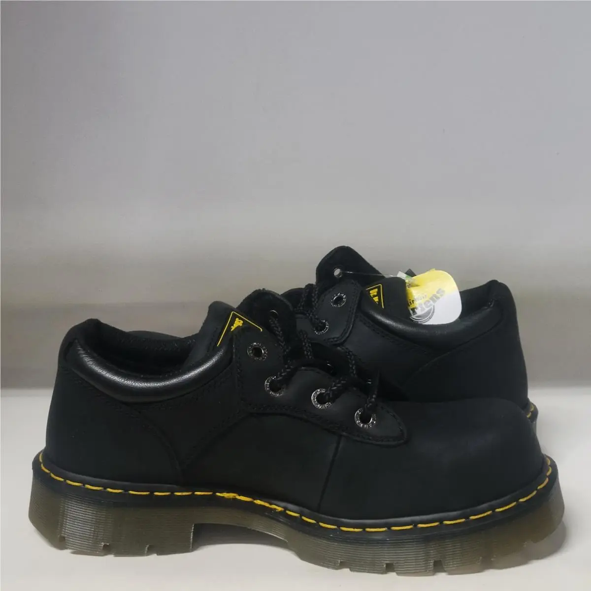 Dr. Martens shoes - Dr Martens Naseby - Naseby - Black 4