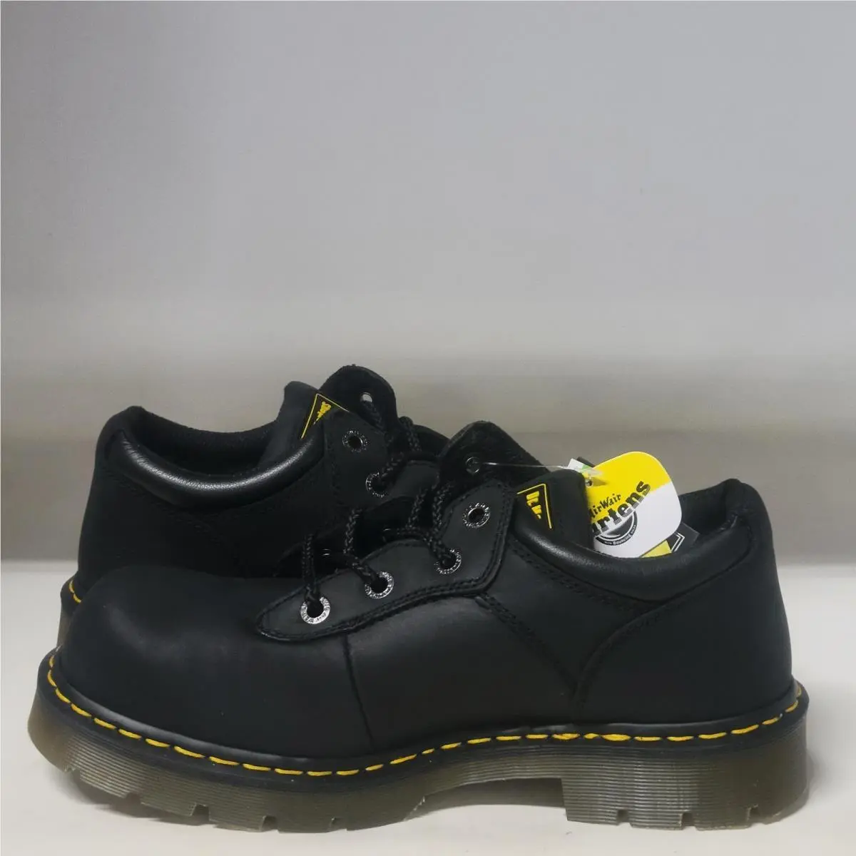 Dr. Martens shoes - Dr Martens Naseby - Naseby - Black 5