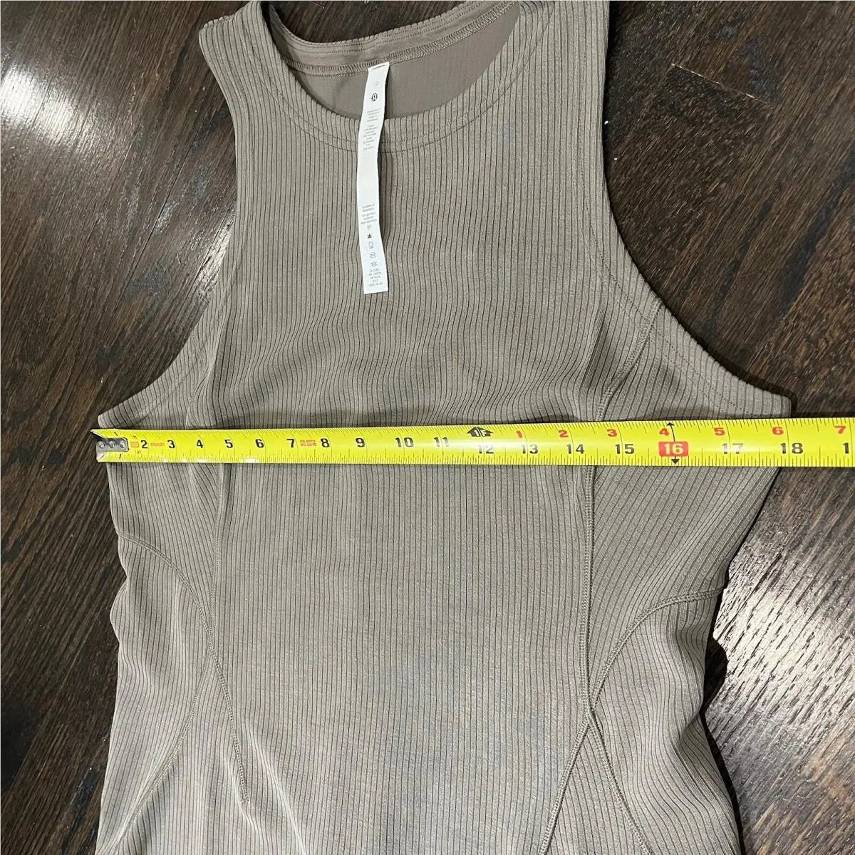 Lululemon clothing - Beige 5