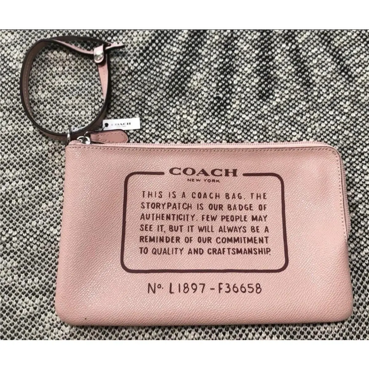 Coach Storypatch Badge Wristlet Pouch Wallet Clutch Pink Leather