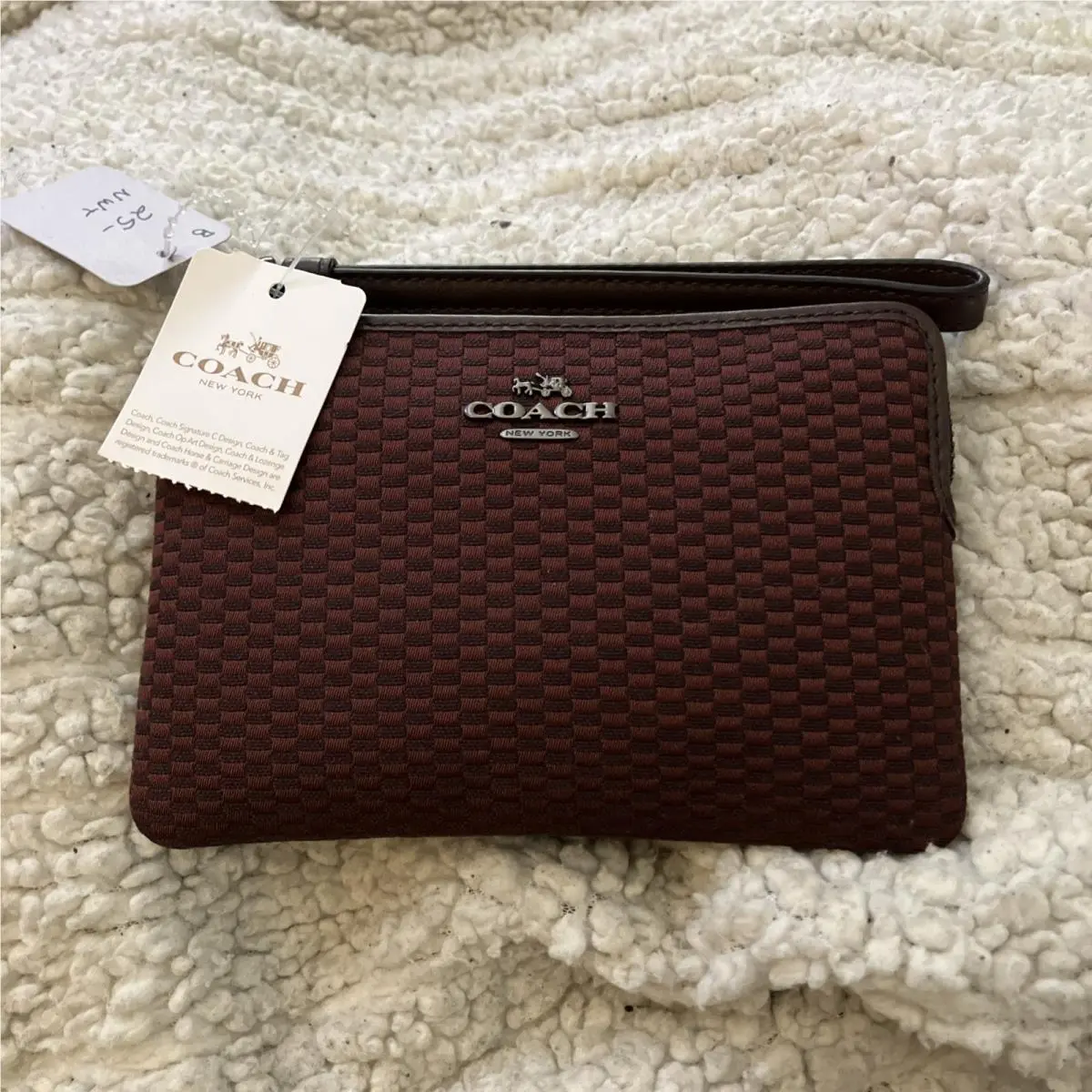 Coach Qboxblood Logo Corner Zip Wristlet Wallet Heart Charm Key Is Missing