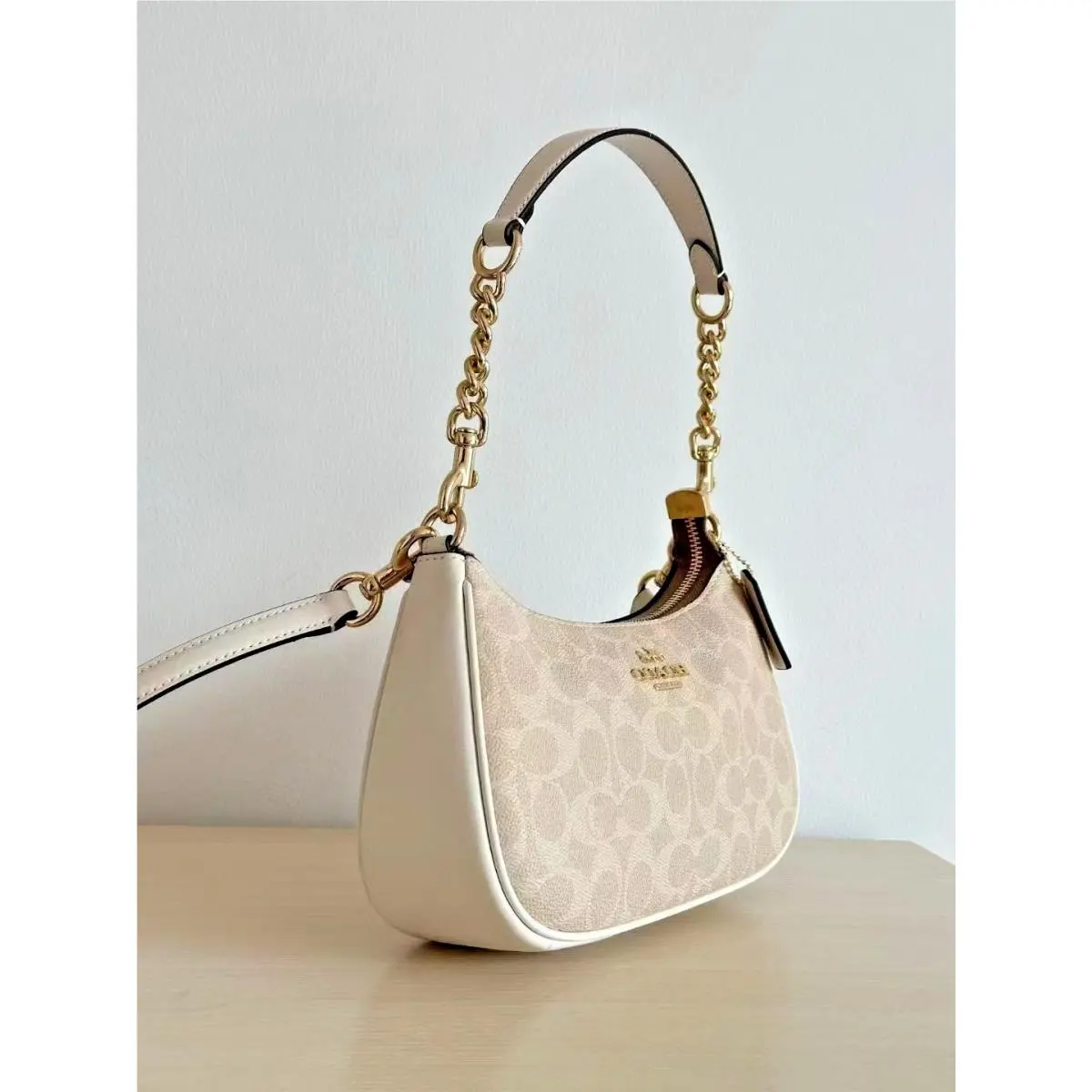 Coach Teri Shoulder Bag In Signature Canvas CV933 Gold/sand/chalk