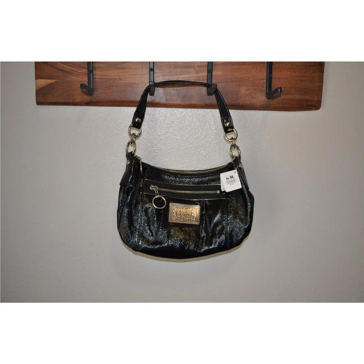Coach Poppy Groovy Women`s Black Patent Leather Shoulder Crossbody Bag