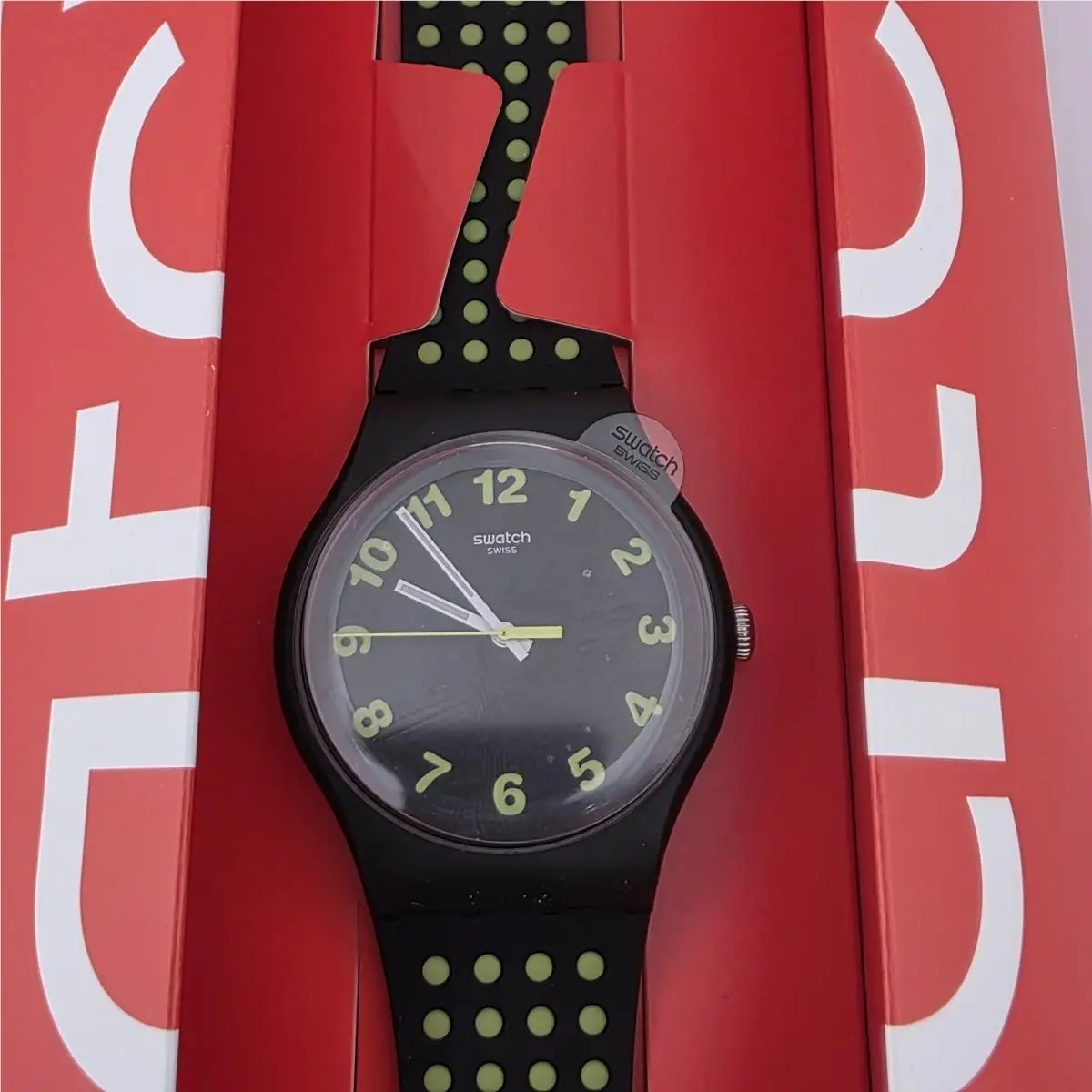 Swatch Punti Gialli Black Silicone Watch Green 3D Dots