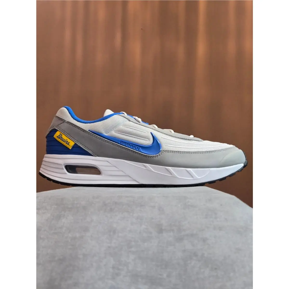 Nike College Air Max Verse Ucla Bruins White Signal Blue IB3231-100 Men`s 14