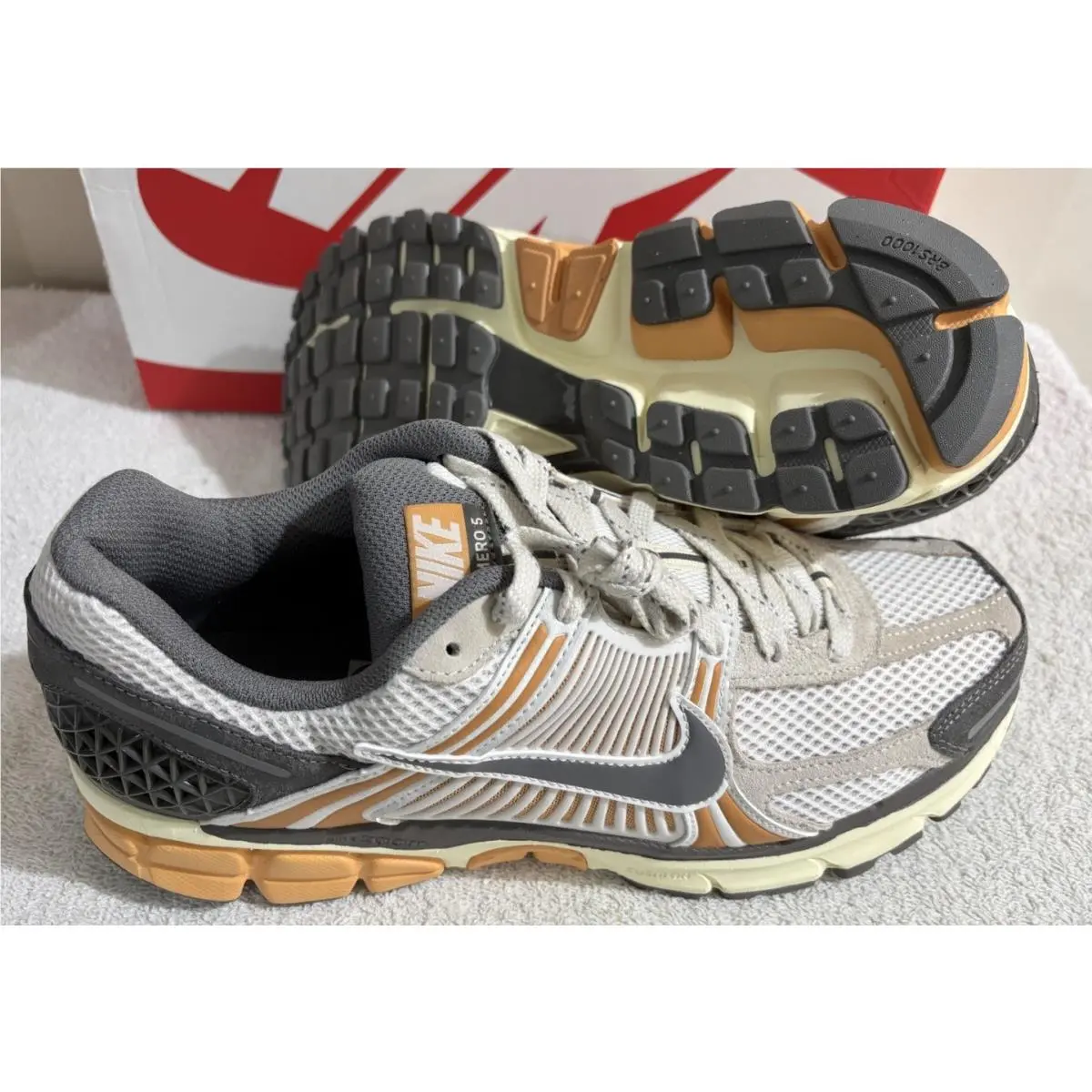 2024 Nike Zoom Vomero 5 Phantom Copper Moon Sneakers Size 12 IB7469 030
