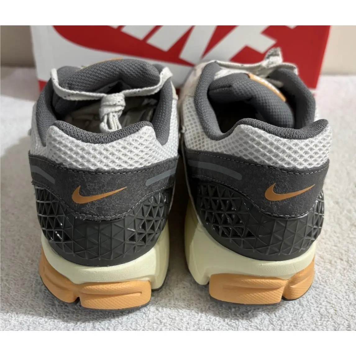 Nike shoes - Nike Zoom Vomero - Zoom Vomero - IB7469 030 - Phantom Flat Pewter (UPC: 197864040096) 1