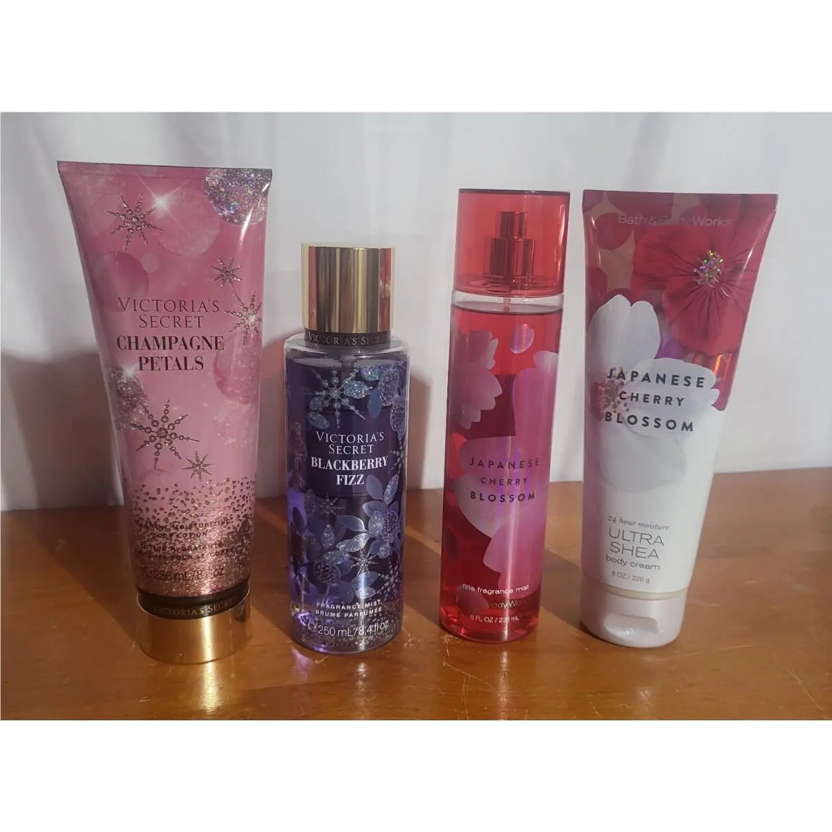 Womens Victoria`s Secret Champagne Petals / Blackberry Fizz Bath Body Bundle