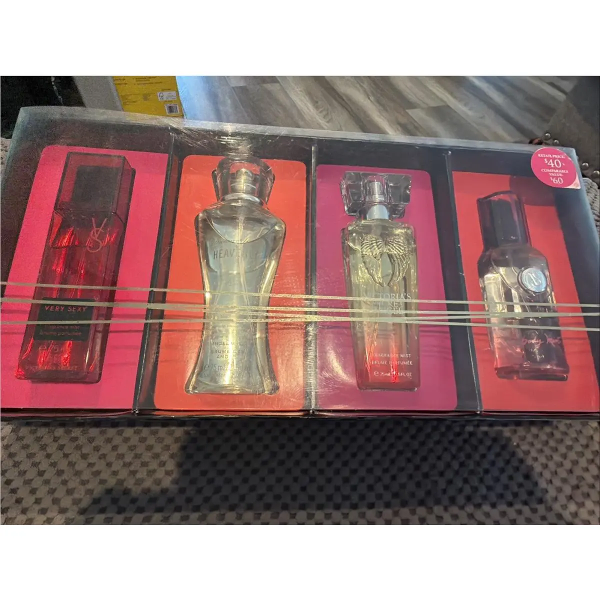 Victoria`s Secret Angel Fragrance Mist Very Sexy Bombshell e75ml
