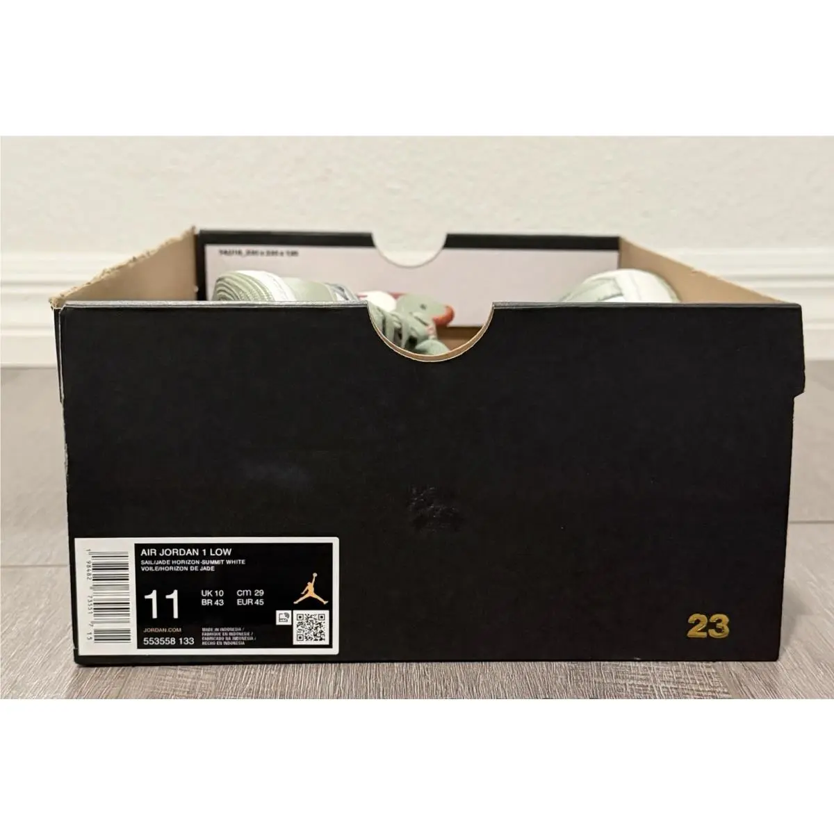 Nike shoes - Air Jordan 1 - Air - 553558-133 - White 8