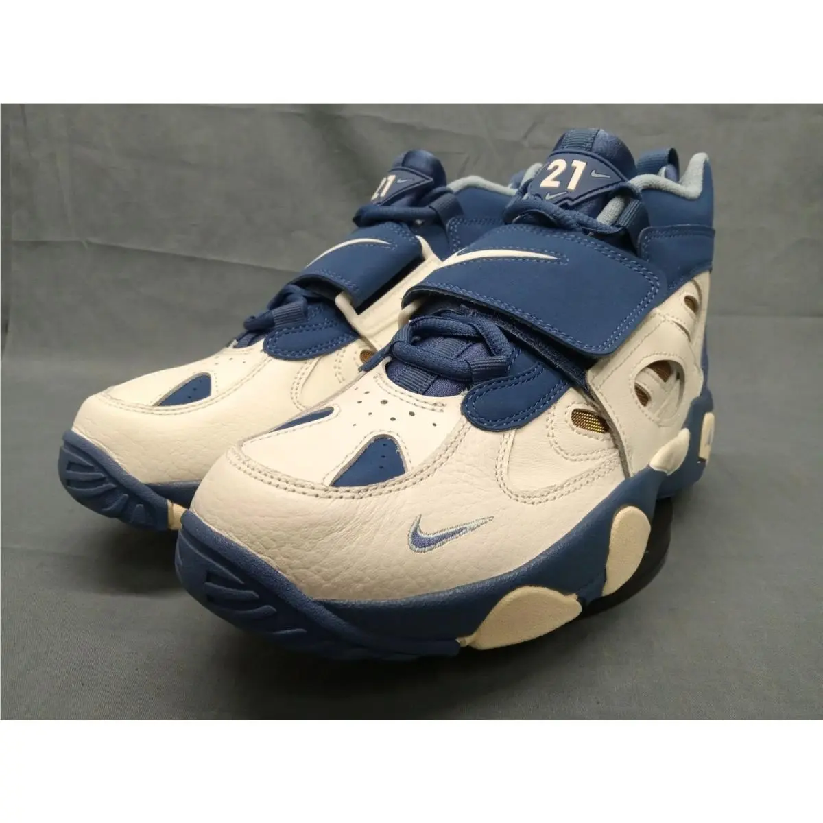 Nike shoes - Nike Air Diamond Turf 2 - IR4727 100 - Mystic Navy (UPC: 198729084019) 2
