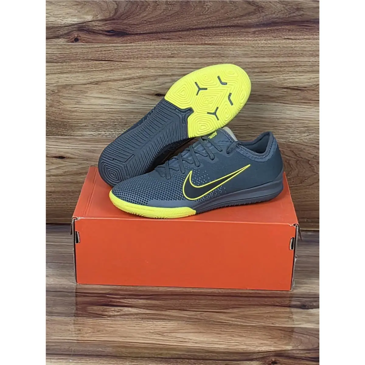 Nike Vapor 12 Pro IC Grey Opti Yellow Indoor Soccer Football Size 9 AH7387-070