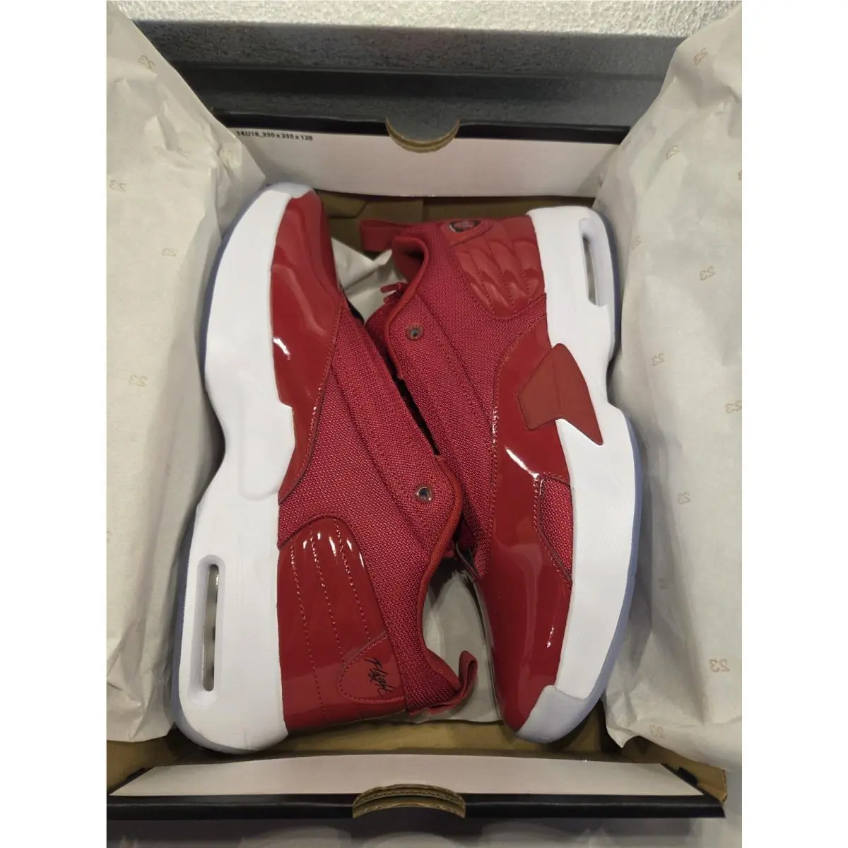 Nike Jordan Men`s Max Aura 6 Varsity Red Size 11