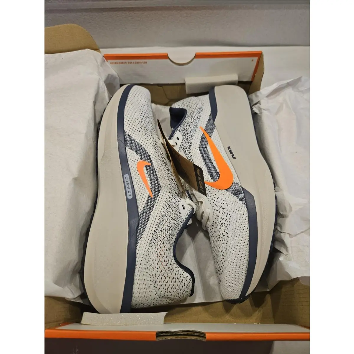 Nike Men`s Air Winflo 11 Sail Total Orange Size 11 Style FJ9509-103