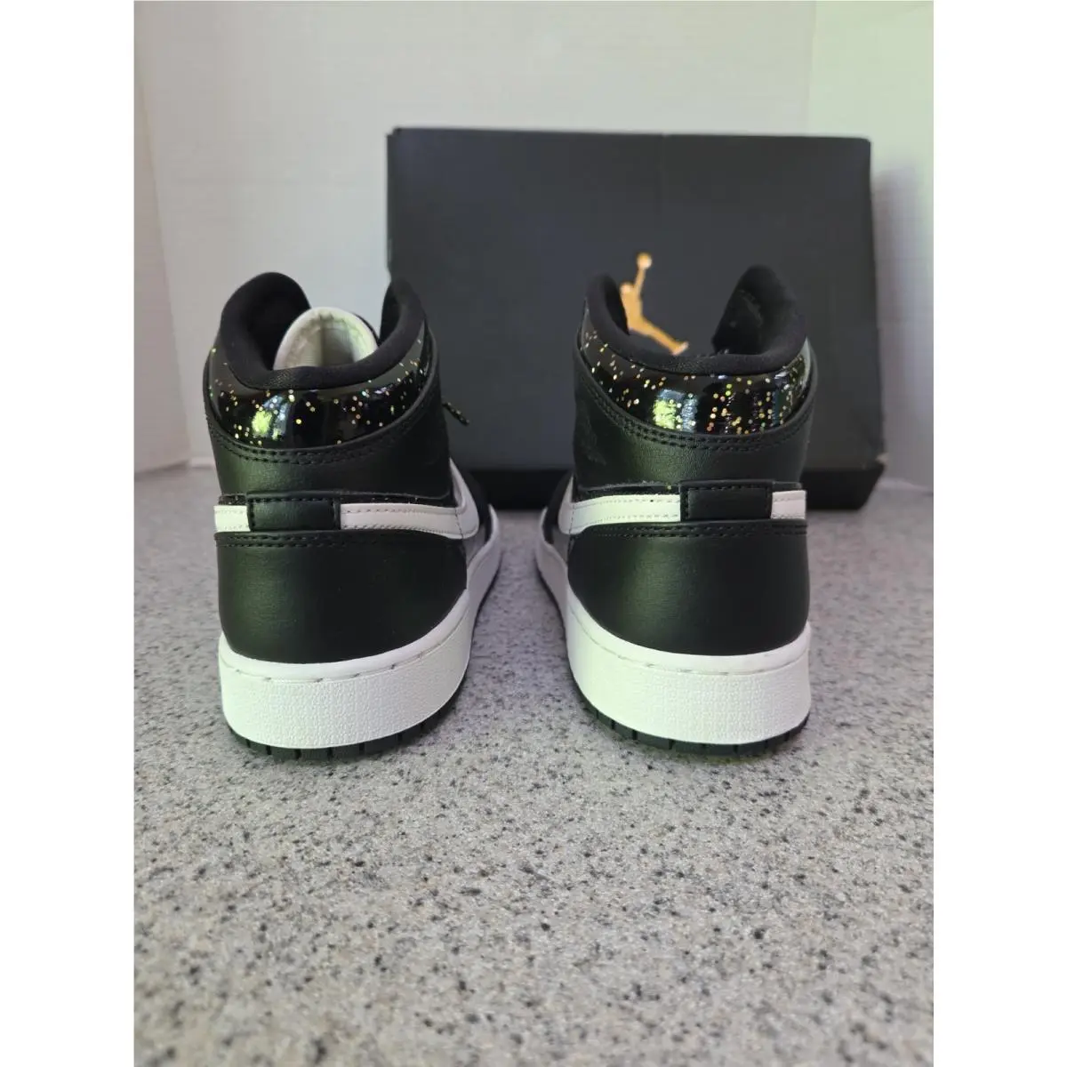 Nike shoes - Air Jordan 1 Mid SE - White 3