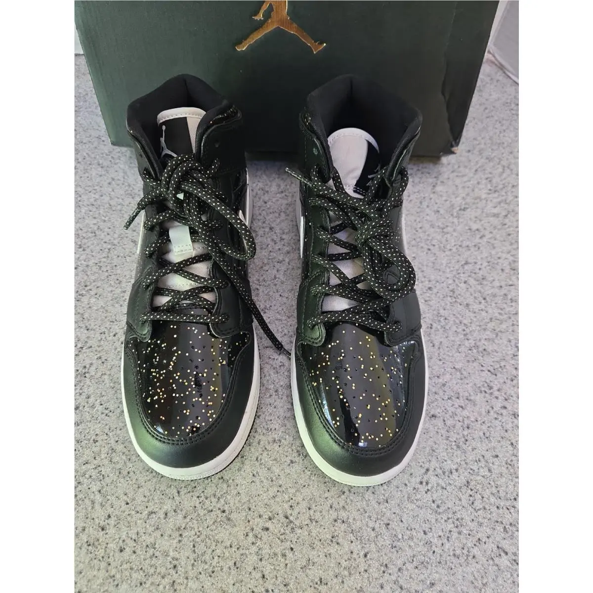 Nike shoes - Air Jordan 1 Mid SE - White 0