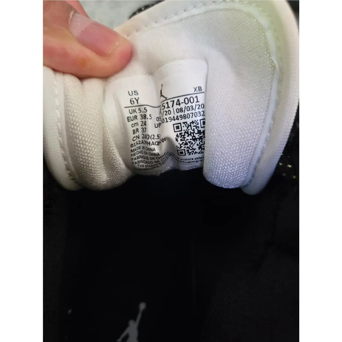 Nike shoes - Air Jordan 1 Mid SE - White 6