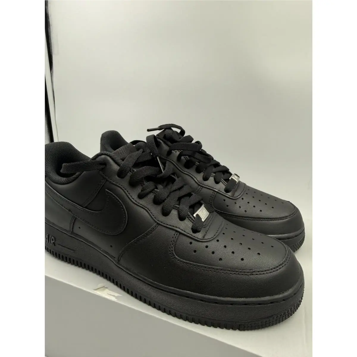 Nike shoes - Black 3