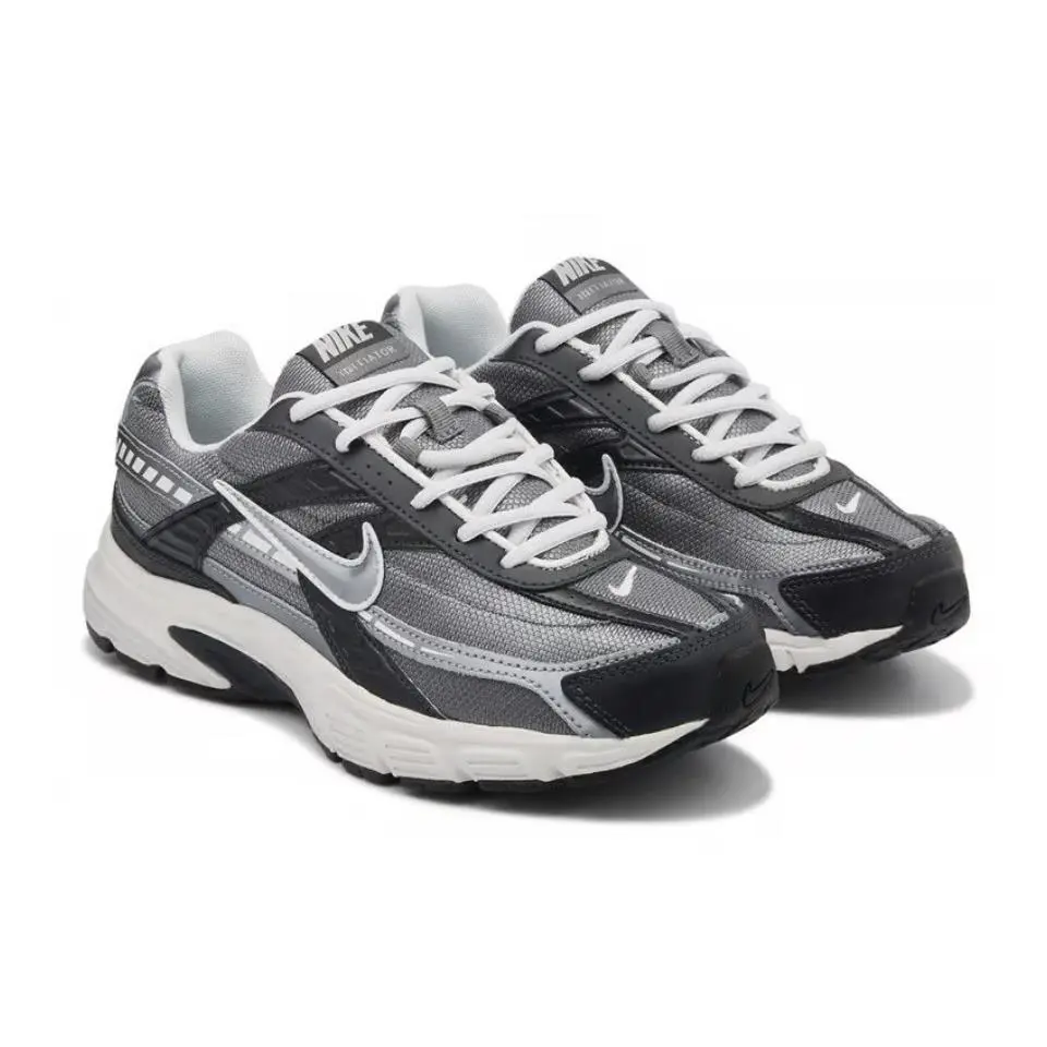 Nike Men`s Initiator Retro Sneaker Size 10.5