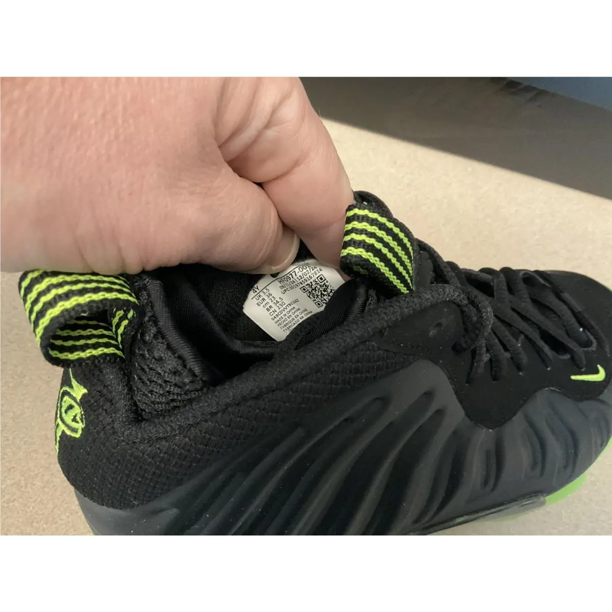 Nike shoes - Nike Little Posite - Little Posite - Black/Volt 3