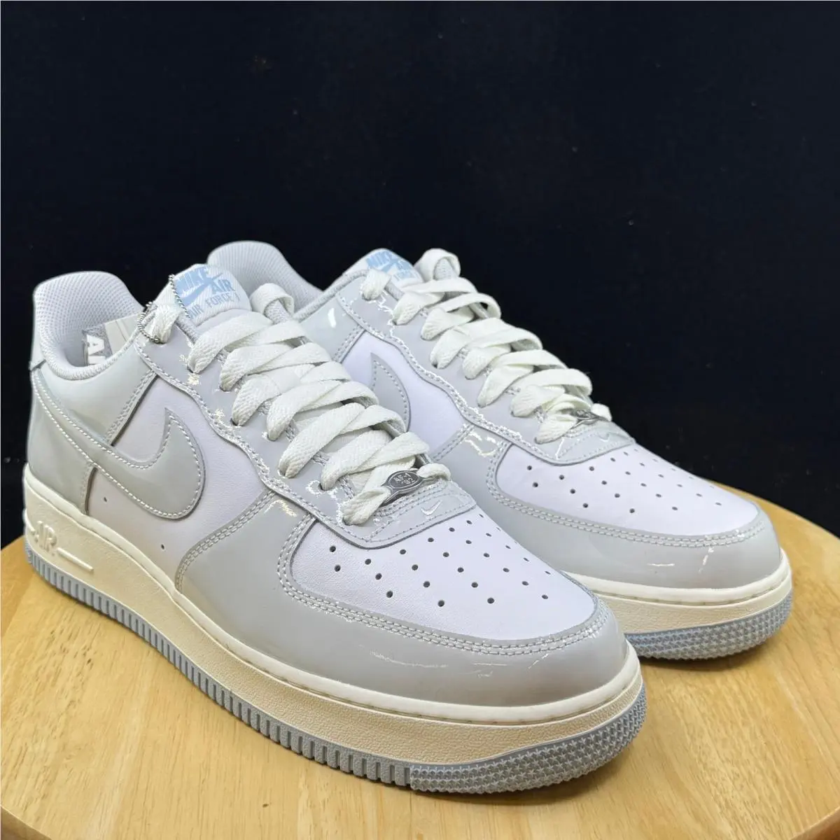 Nike shoes - White 2